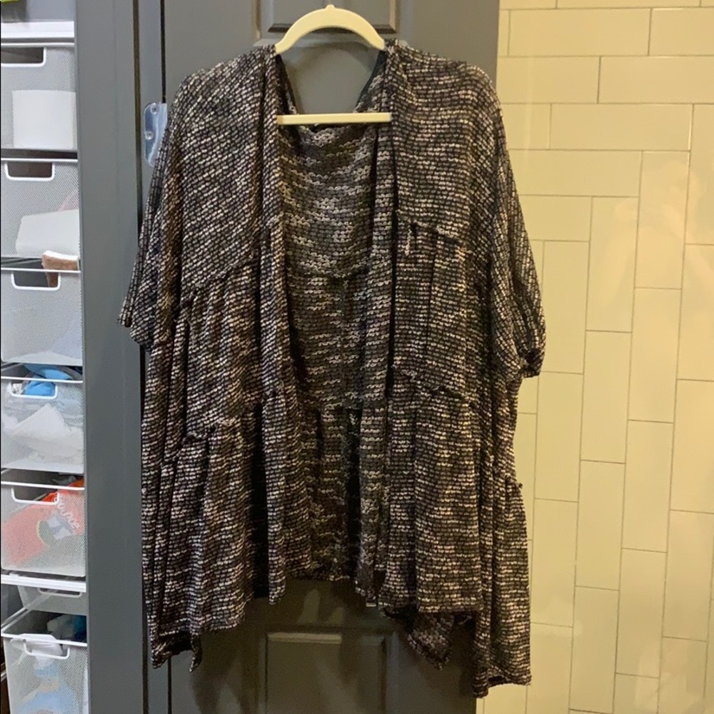 Black and white cover up/Shrug